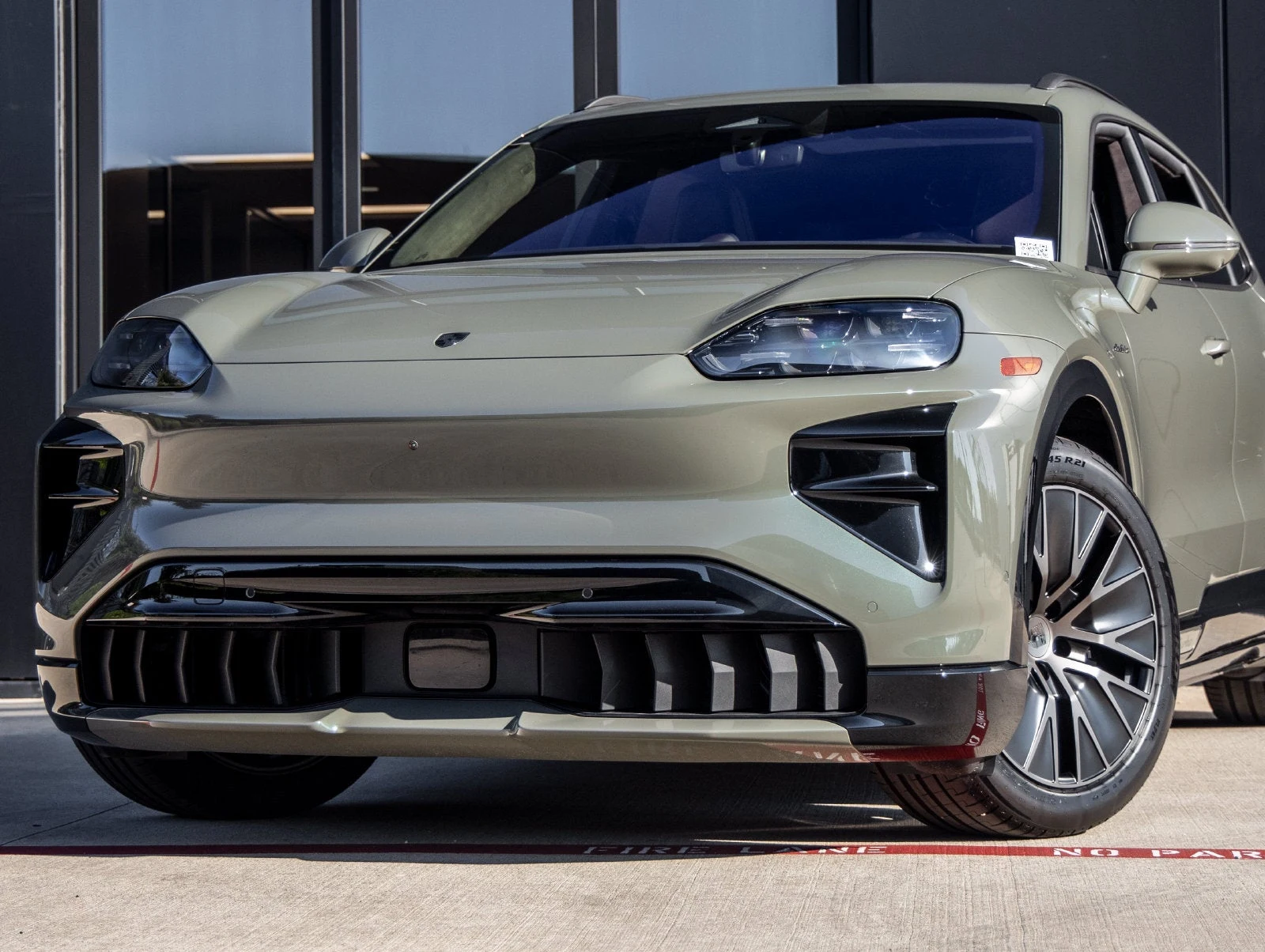 2026 Porsche Cayenne Turbo Electric (E4), 7/20