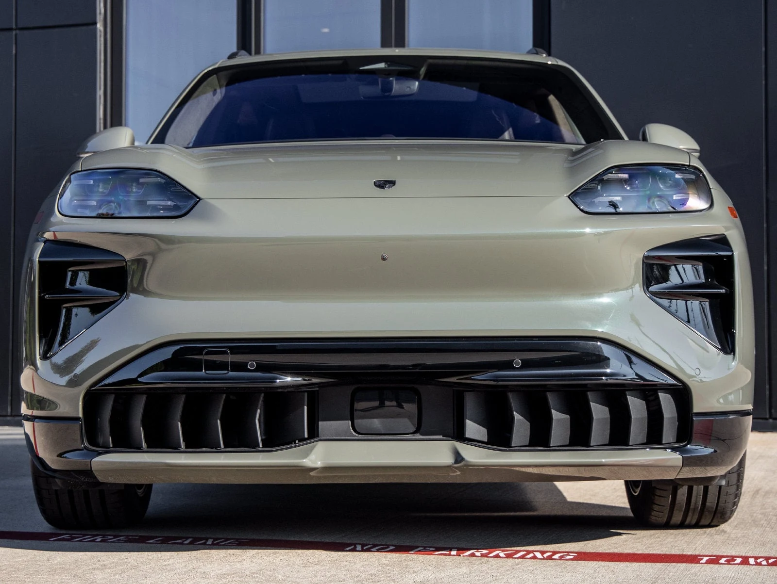 2026 Porsche Cayenne Turbo Electric (E4), 8/20