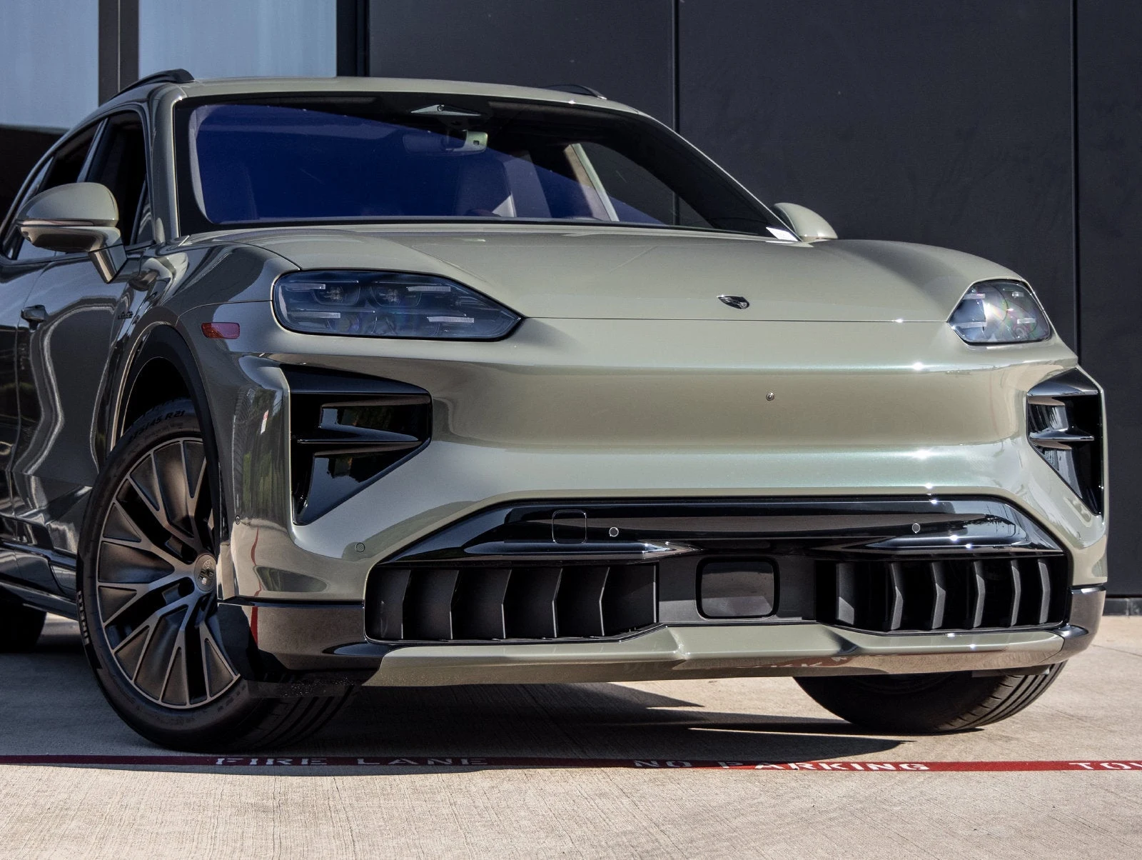 2026 Porsche Cayenne Turbo Electric (E4), 9/20