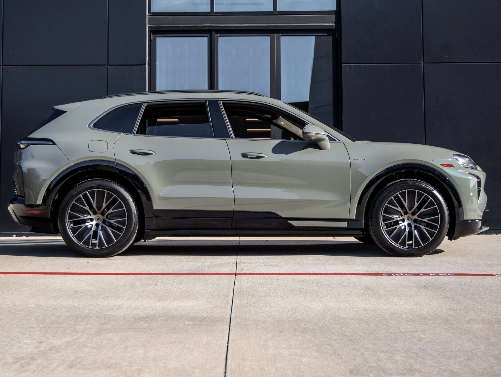 2026 Porsche Cayenne Turbo Electric (E4), 12/20