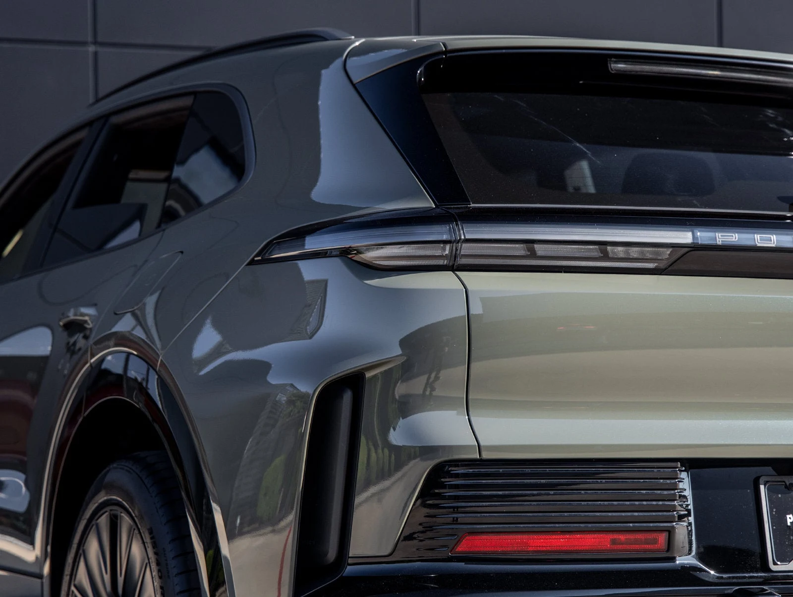2026 Porsche Cayenne Turbo Electric (E4), 14/20