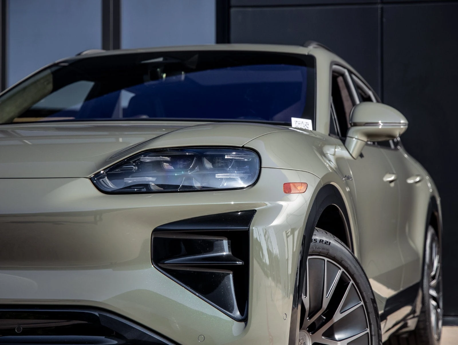 2026 Porsche Cayenne Turbo Electric (E4), 16/20