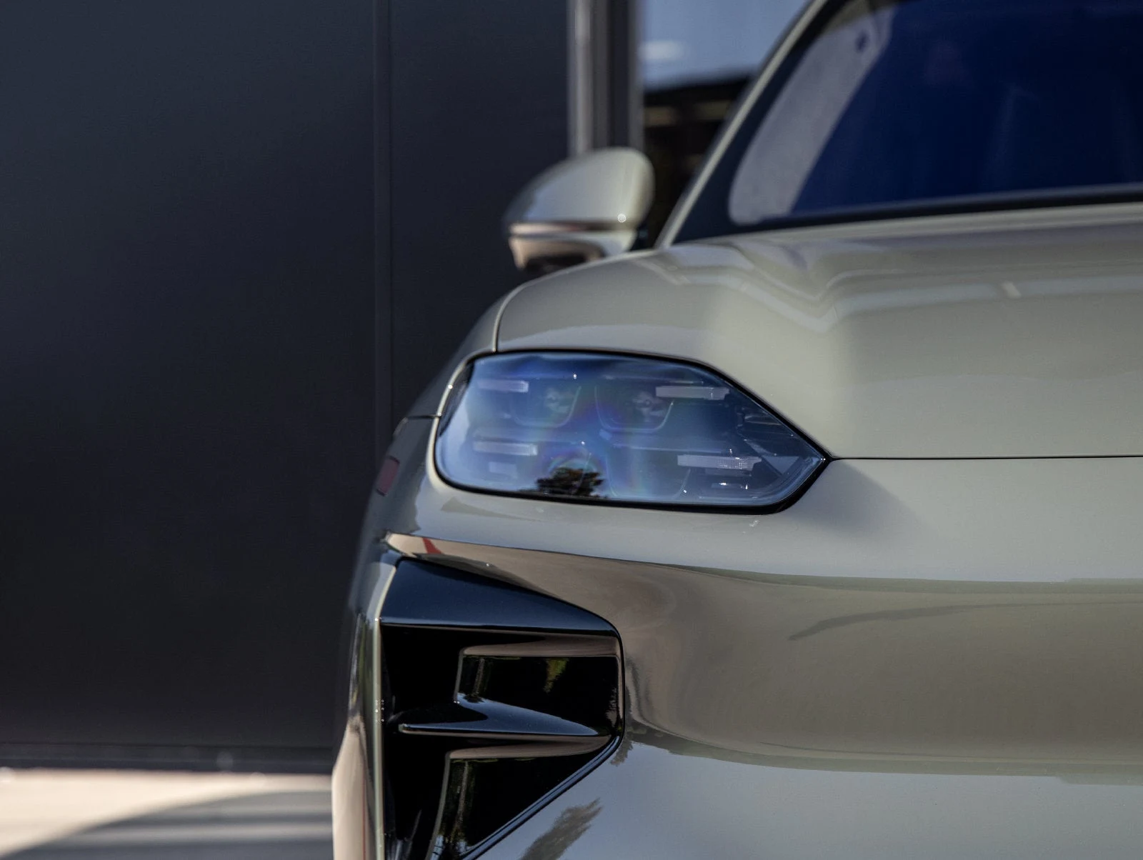 2026 Porsche Cayenne Turbo Electric (E4), 17/20