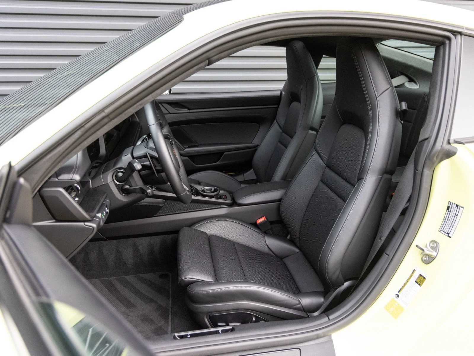 2025 Porsche 911 Carrera 4 GTS (992.2), 5/20