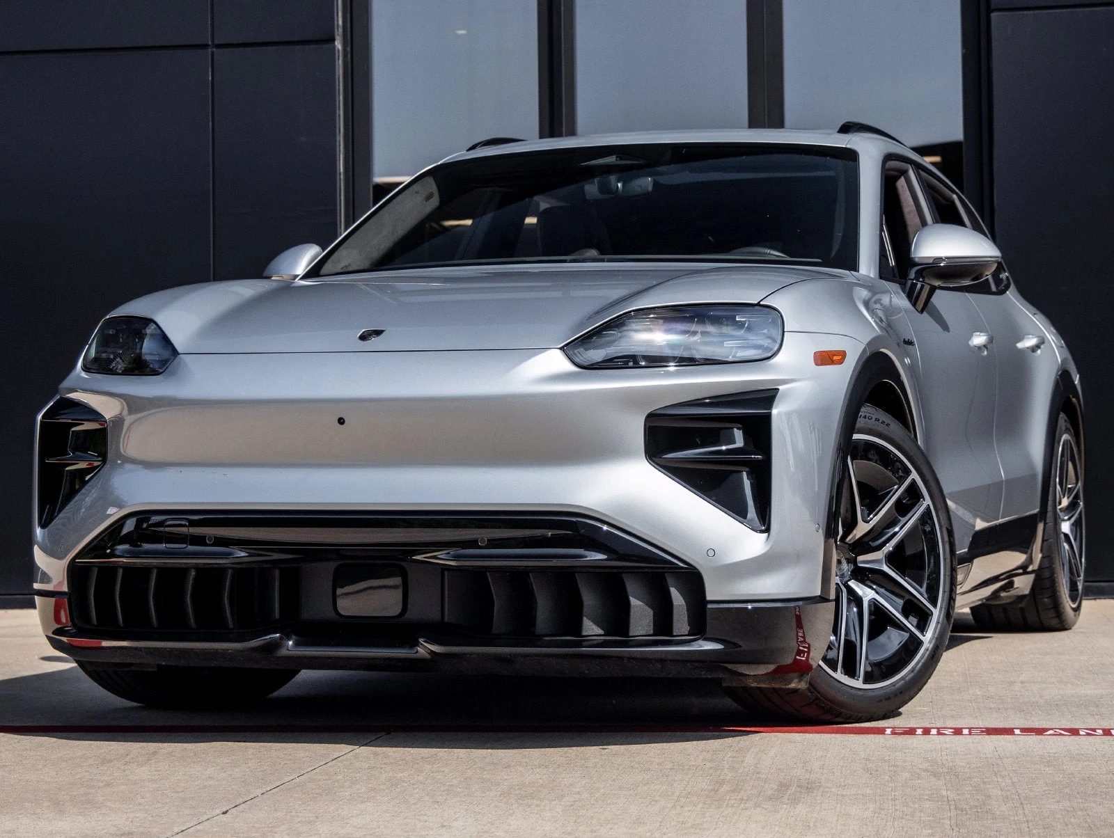 Porsche Cayenne Turbo Electric (E4) · Dolomite Silver Metallic · Indigo Auto Group