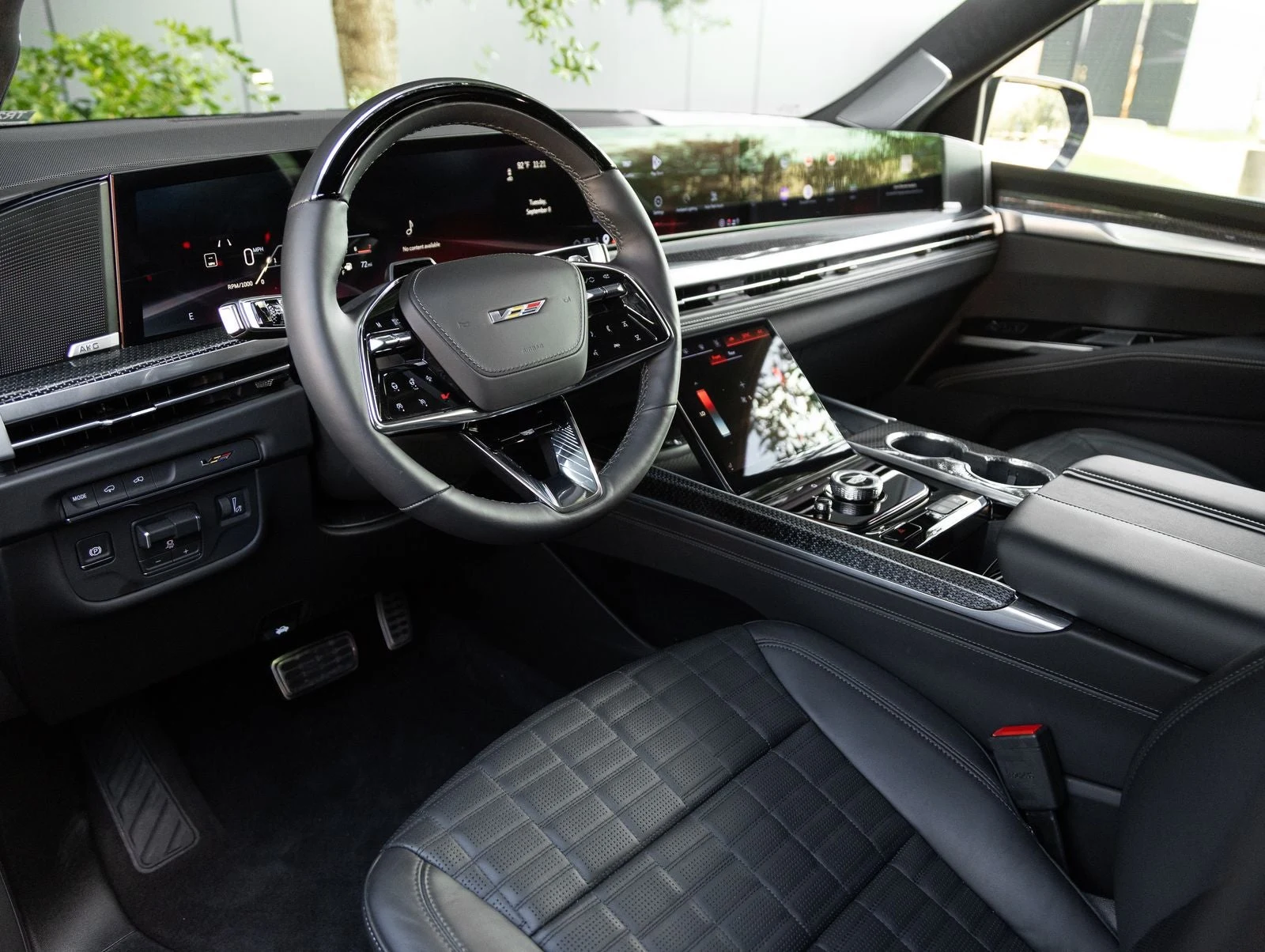 2026 Cadillac Escalade ESV V-Series, 4/20