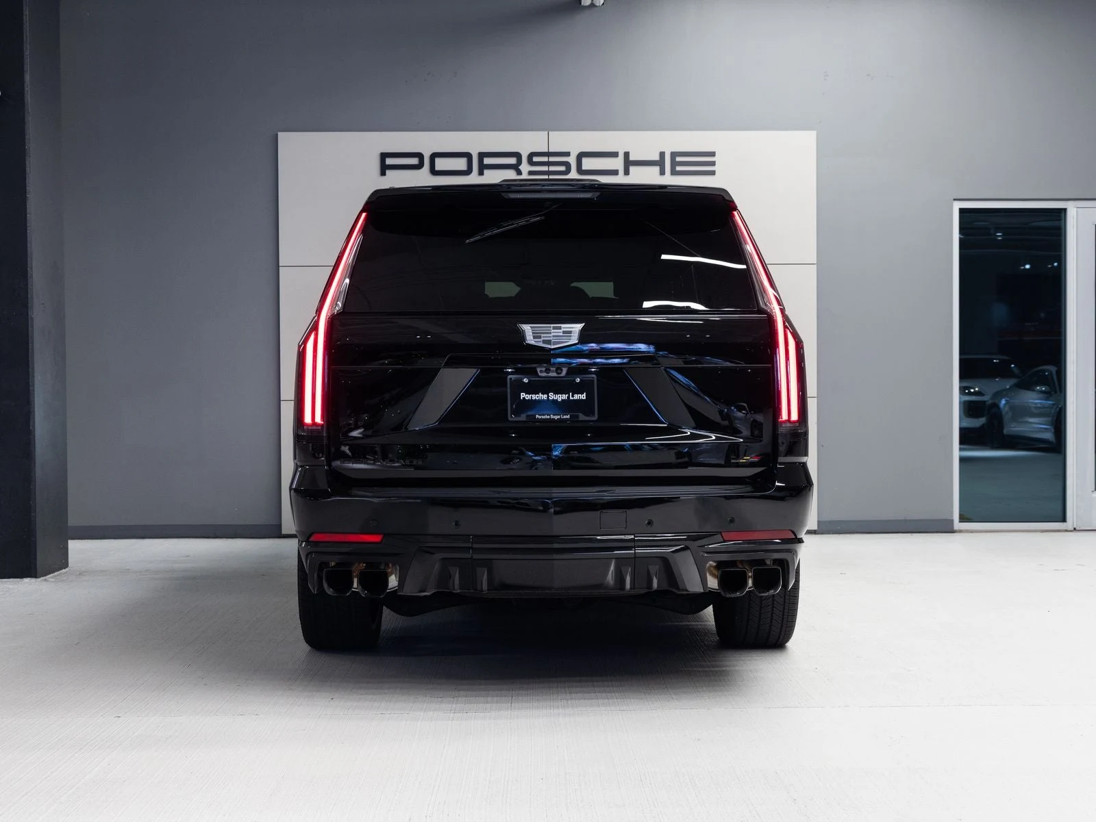 2026 Cadillac Escalade ESV V-Series, 6/20