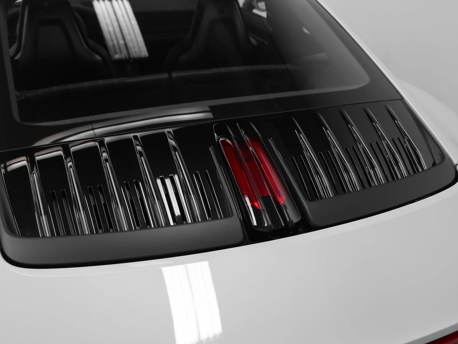 2025 Porsche 911 Carrera T (992.2), 18/20