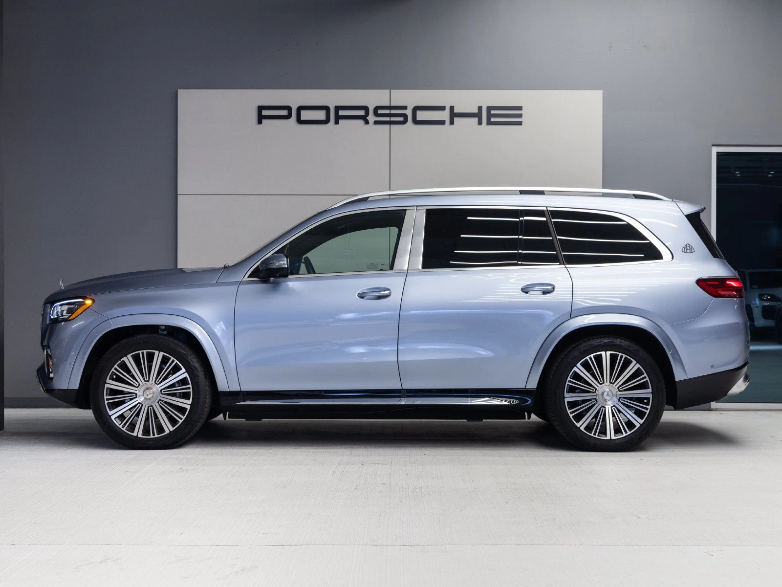 2026 Mercedes-Benz Mercedes-Maybach GLS 600 4MATIC (X167), 2/20