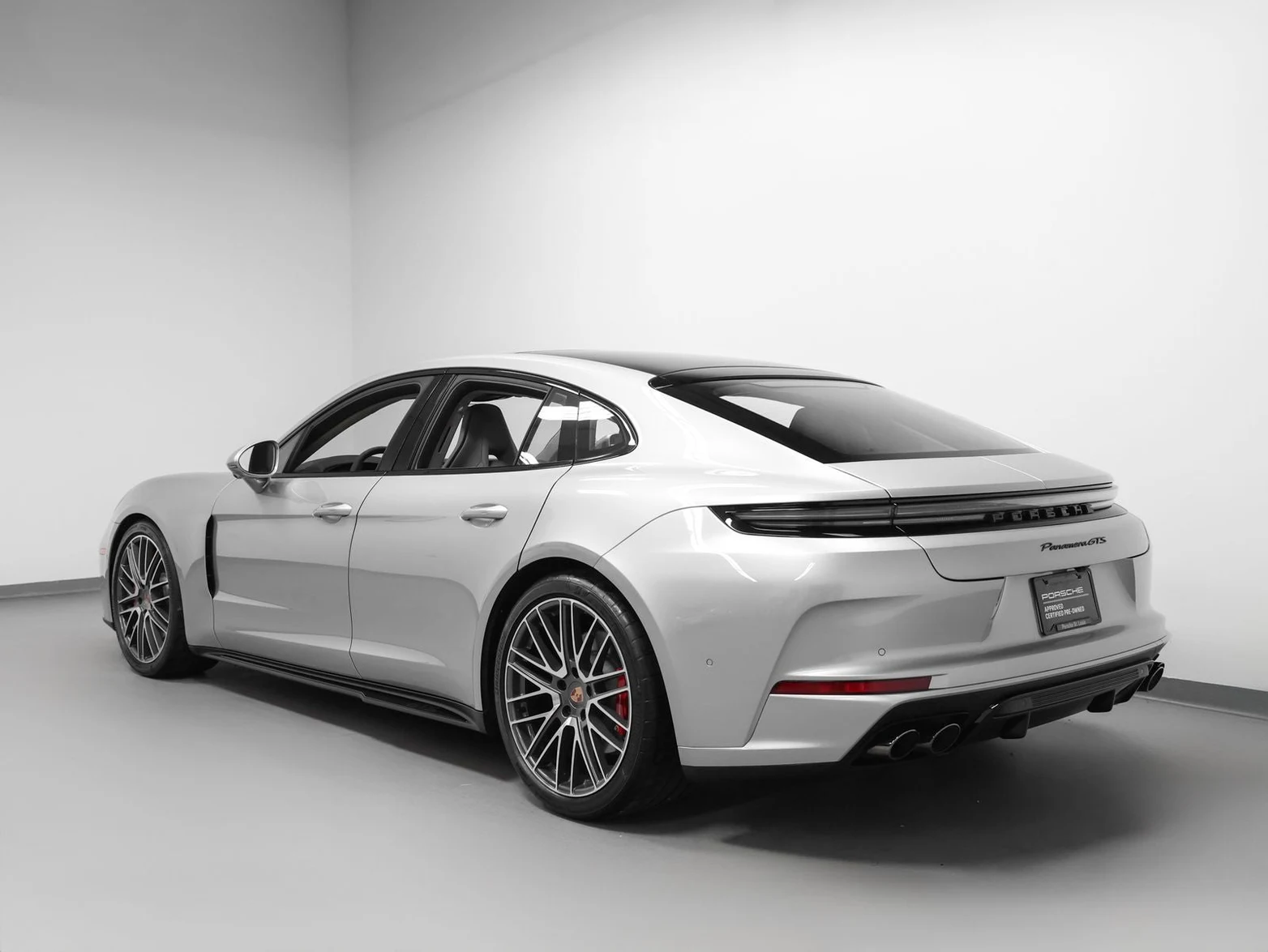 2026 Porsche Panamera GTS (976), 3/20