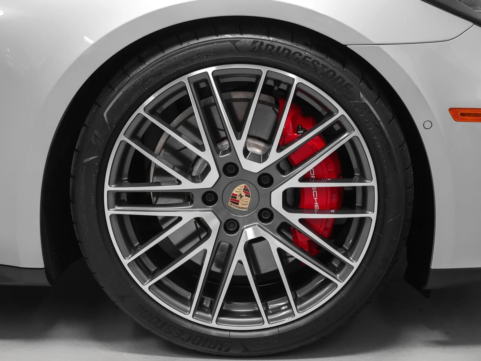 2026 Porsche Panamera GTS (976), 16/20