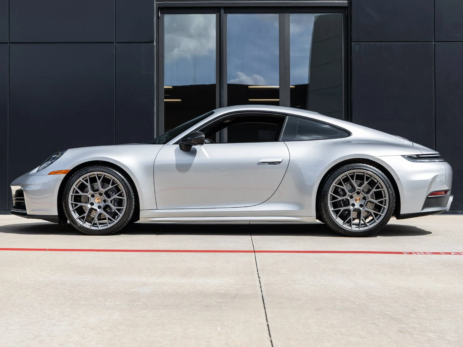2025 Porsche 911 Carrera (992.2), 2/20