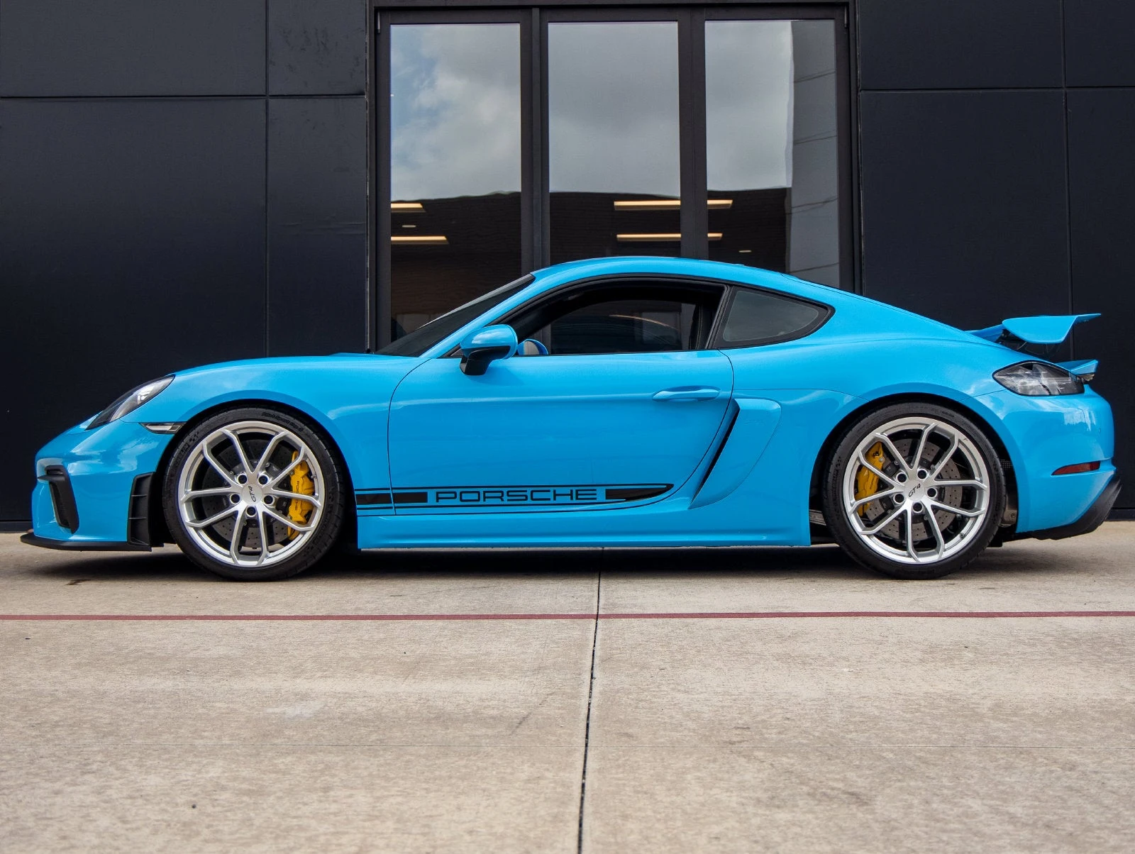 2021 Porsche 718 Cayman GT4, 2/20