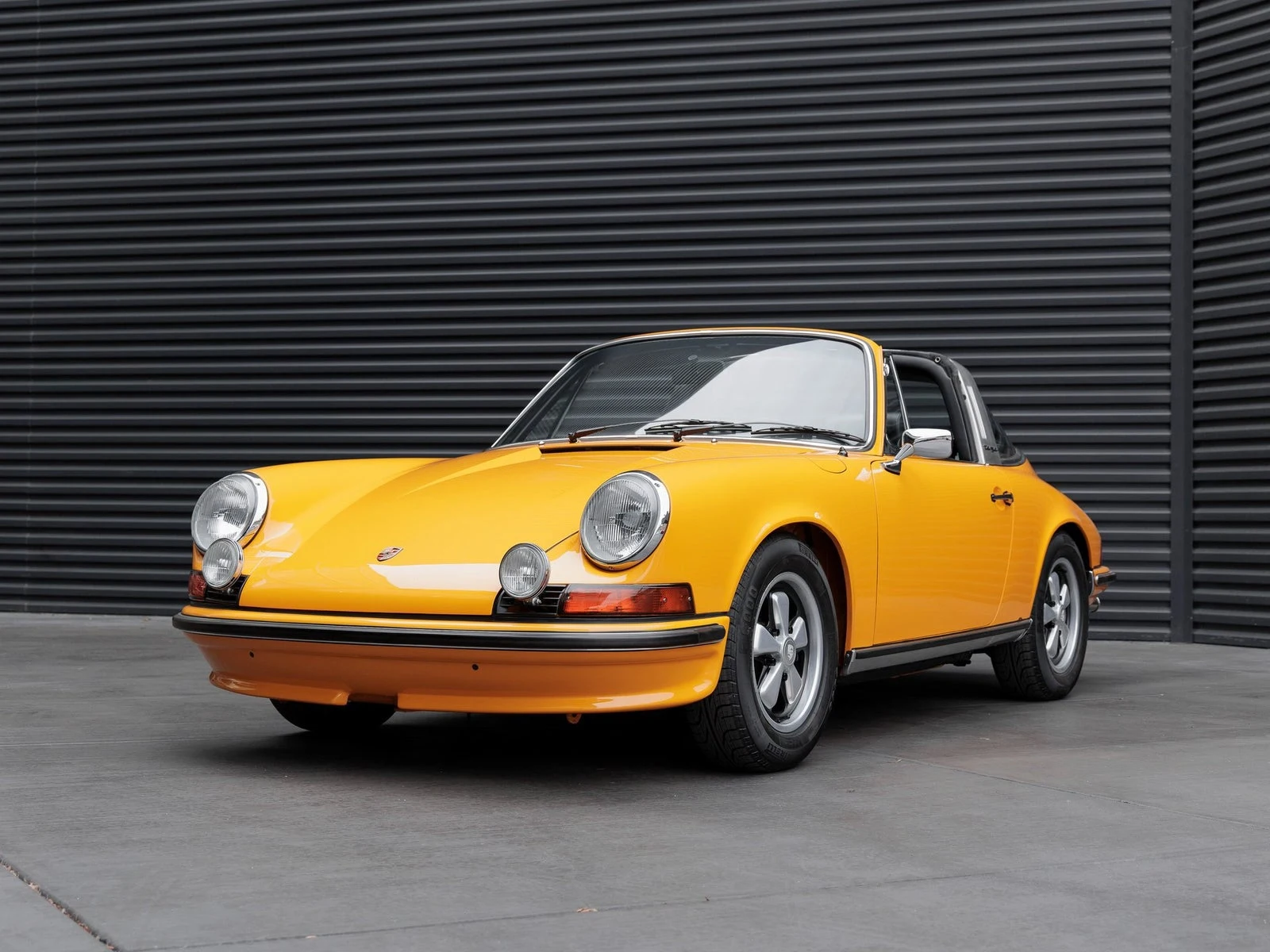 Porsche 911 E 2.4 Targa · Signal Yellow · Indigo Auto Group
