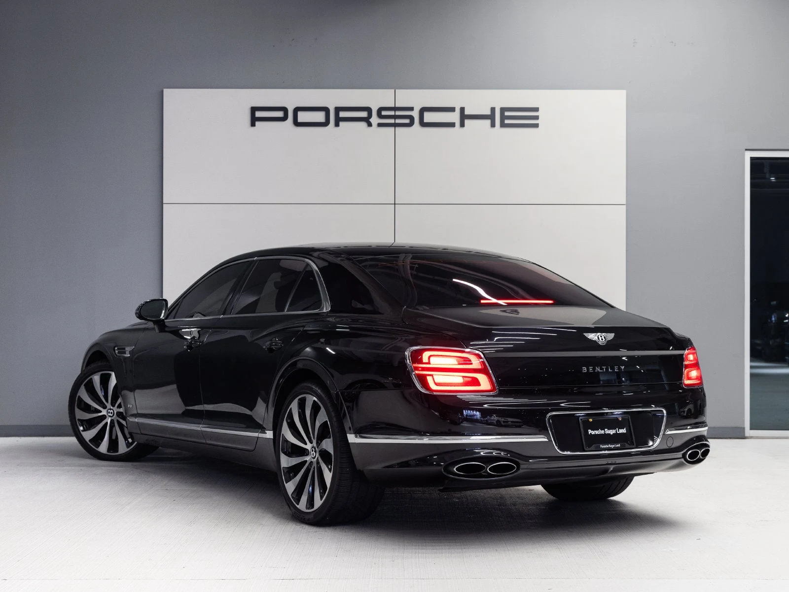 2022 Bentley Flying Spur V8 (3rd Generation), 3/20