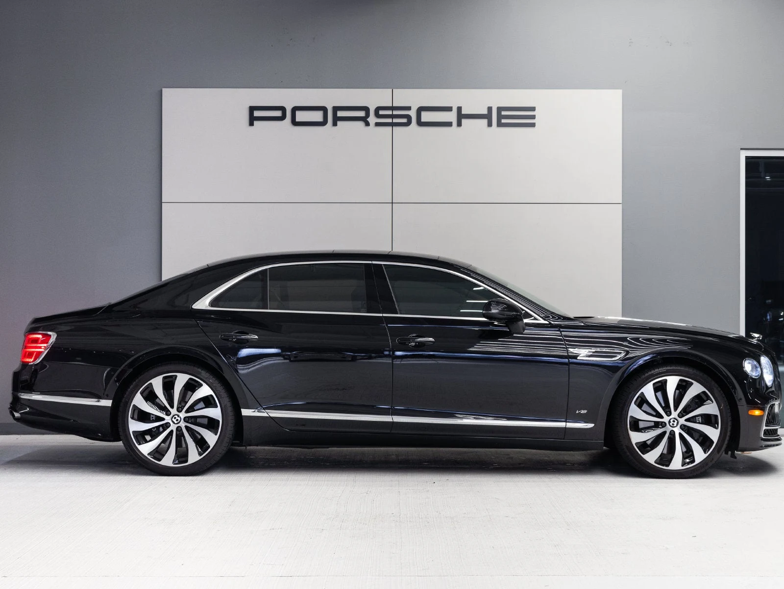 2022 Bentley Flying Spur V8 (3rd Generation), 8/20