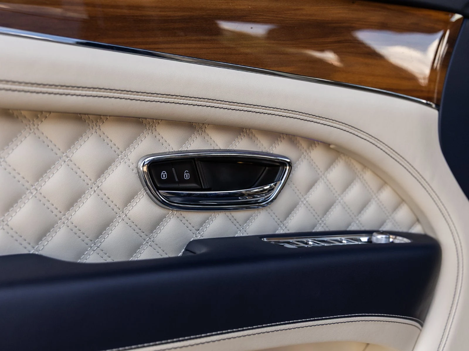 2023 Bentley Bentayga S, 20/20