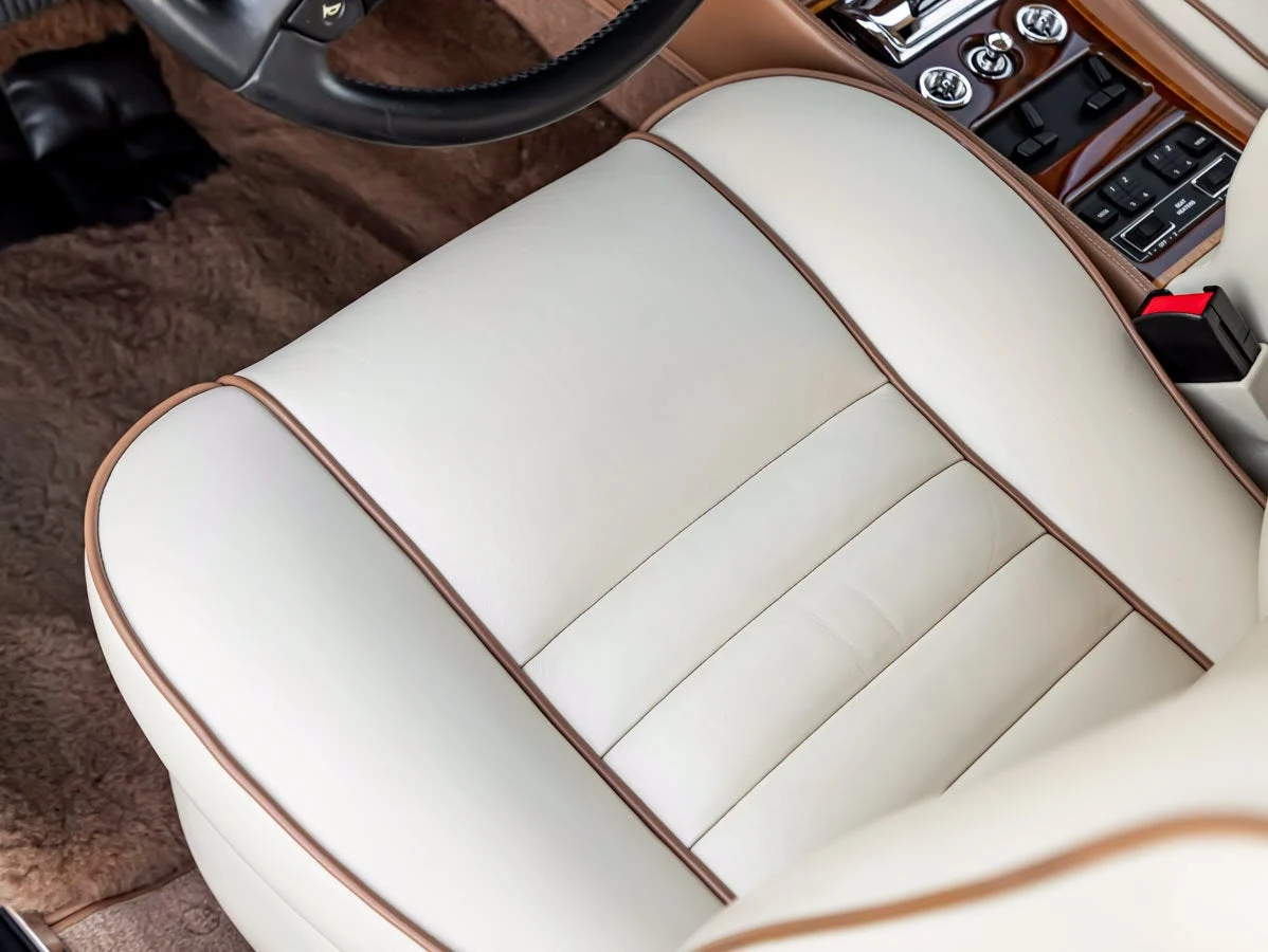 1991 Rolls-Royce Corniche Convertible, 19/20