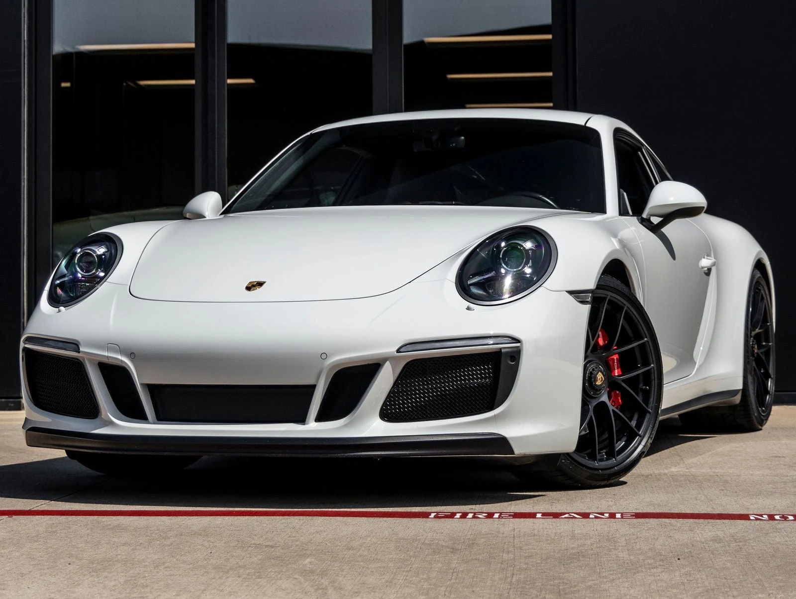 Porsche 911 Carrera 4 GTS (991.2) · white · Indigo Auto Group