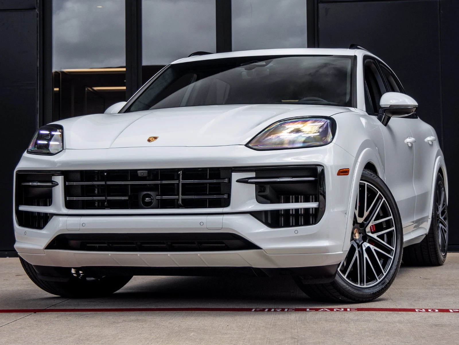 Porsche Cayenne GTS (3rd Generation) · white · Indigo Auto Group