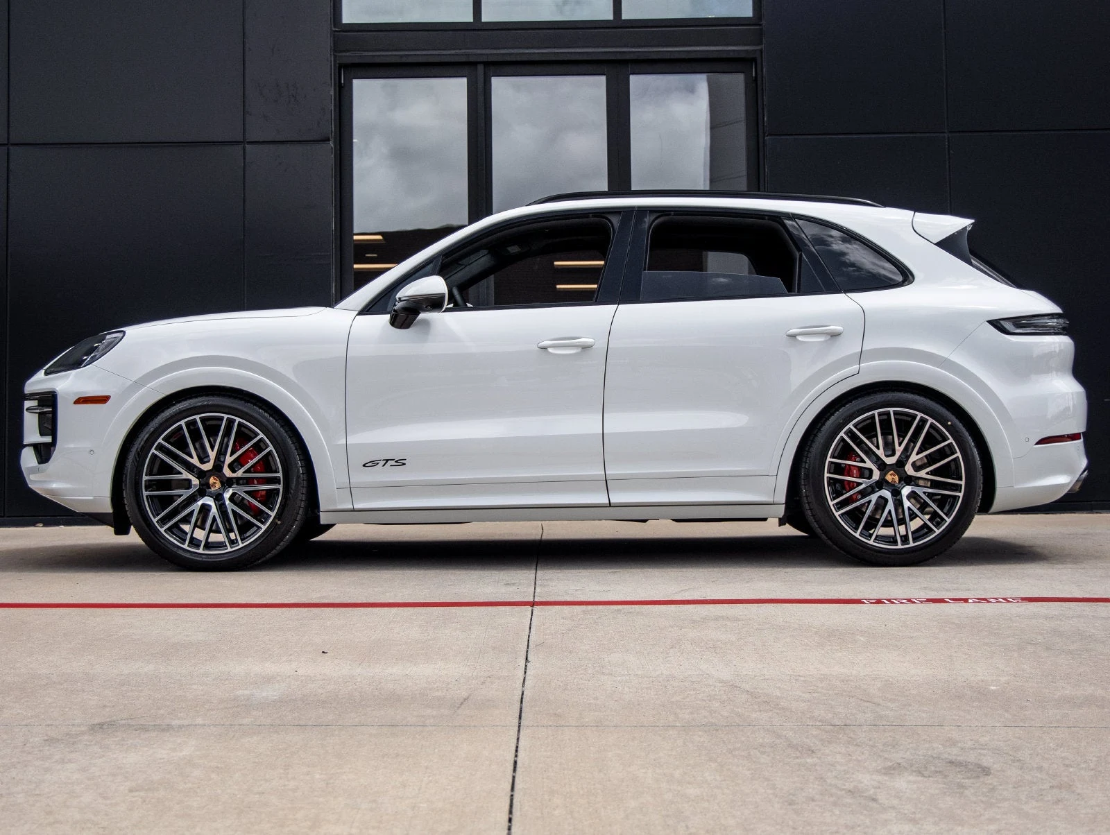 2026 Porsche Cayenne GTS (3rd Generation), 2/20