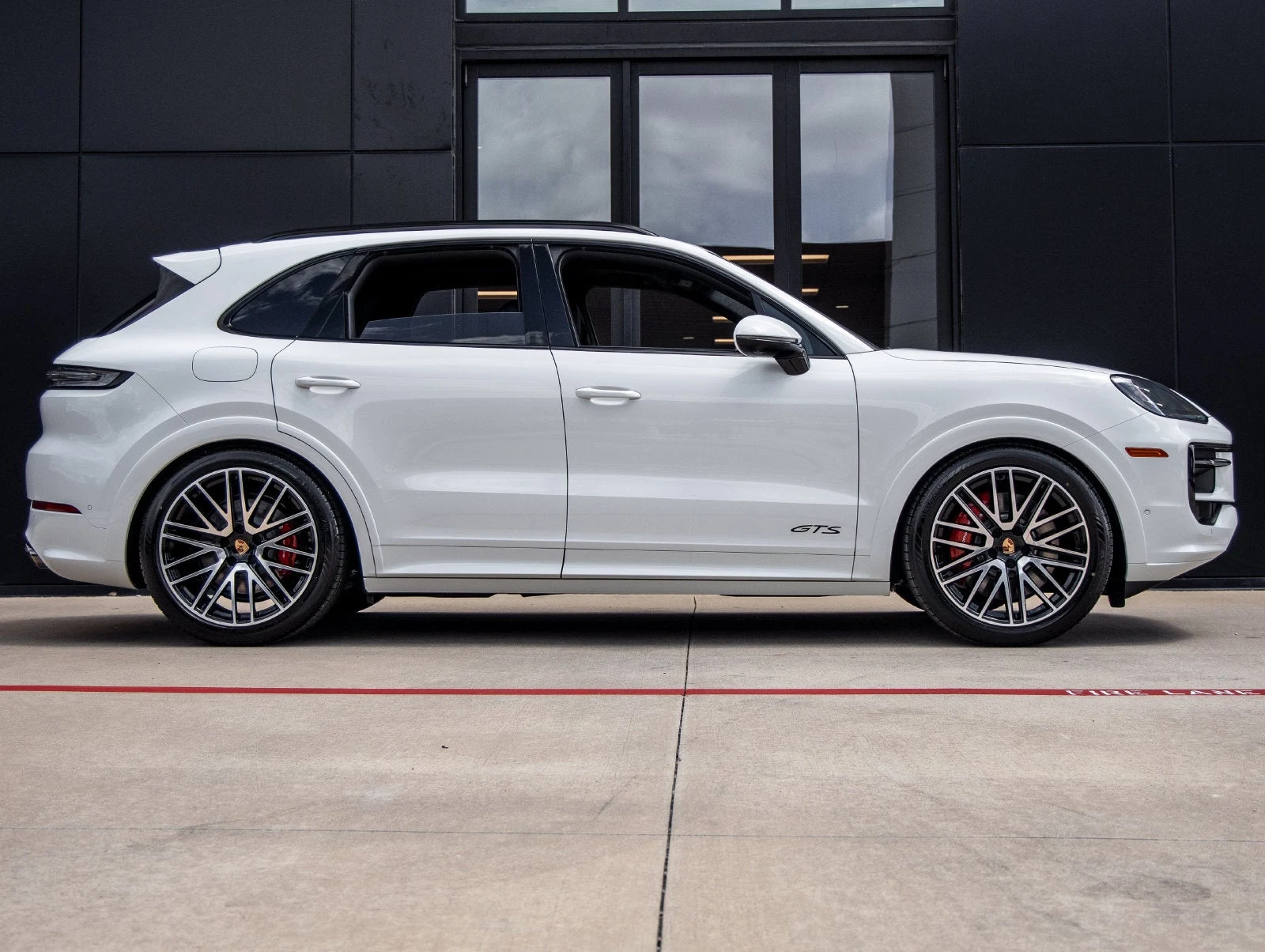 2026 Porsche Cayenne GTS (3rd Generation), 12/20