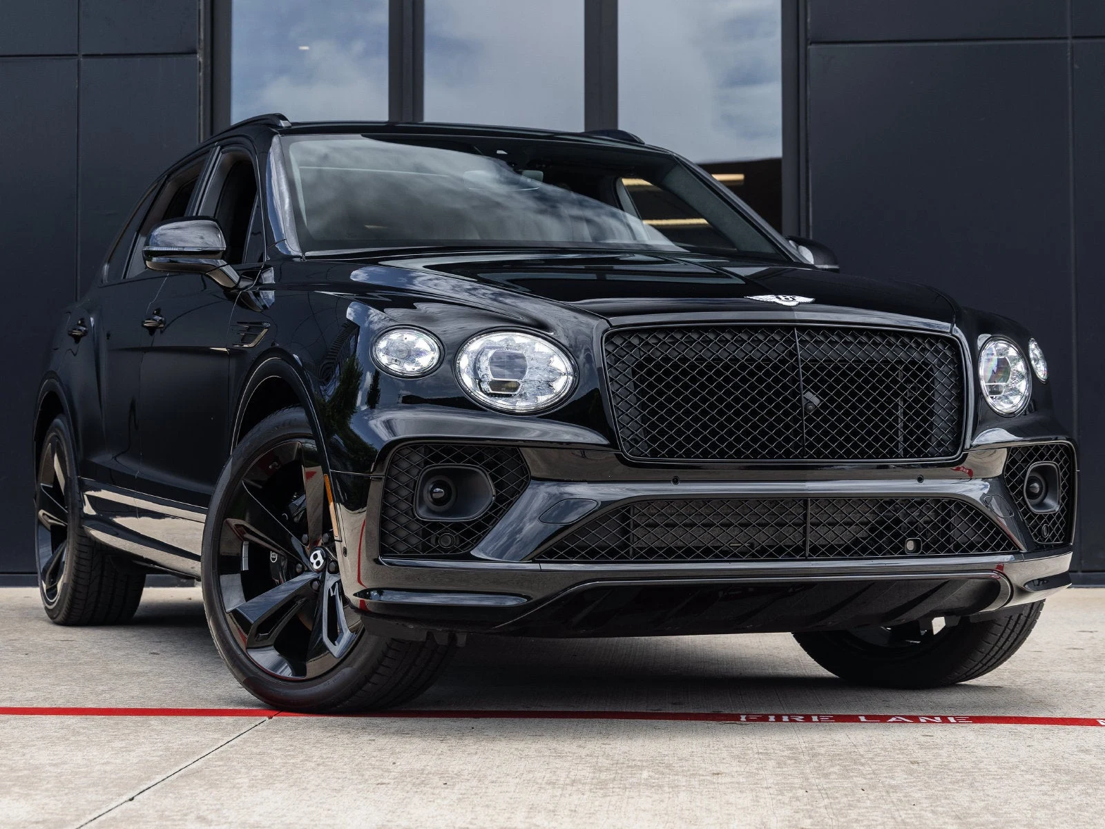 2023 Bentley Bentayga V8, 2/20