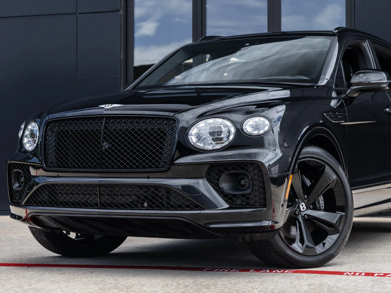 2023 Bentley Bentayga V8, 3/20