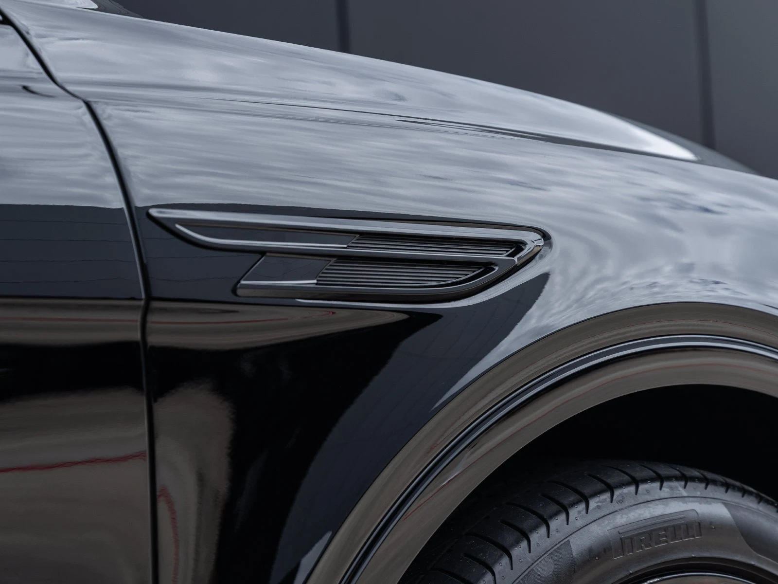 2023 Bentley Bentayga V8, 18/20