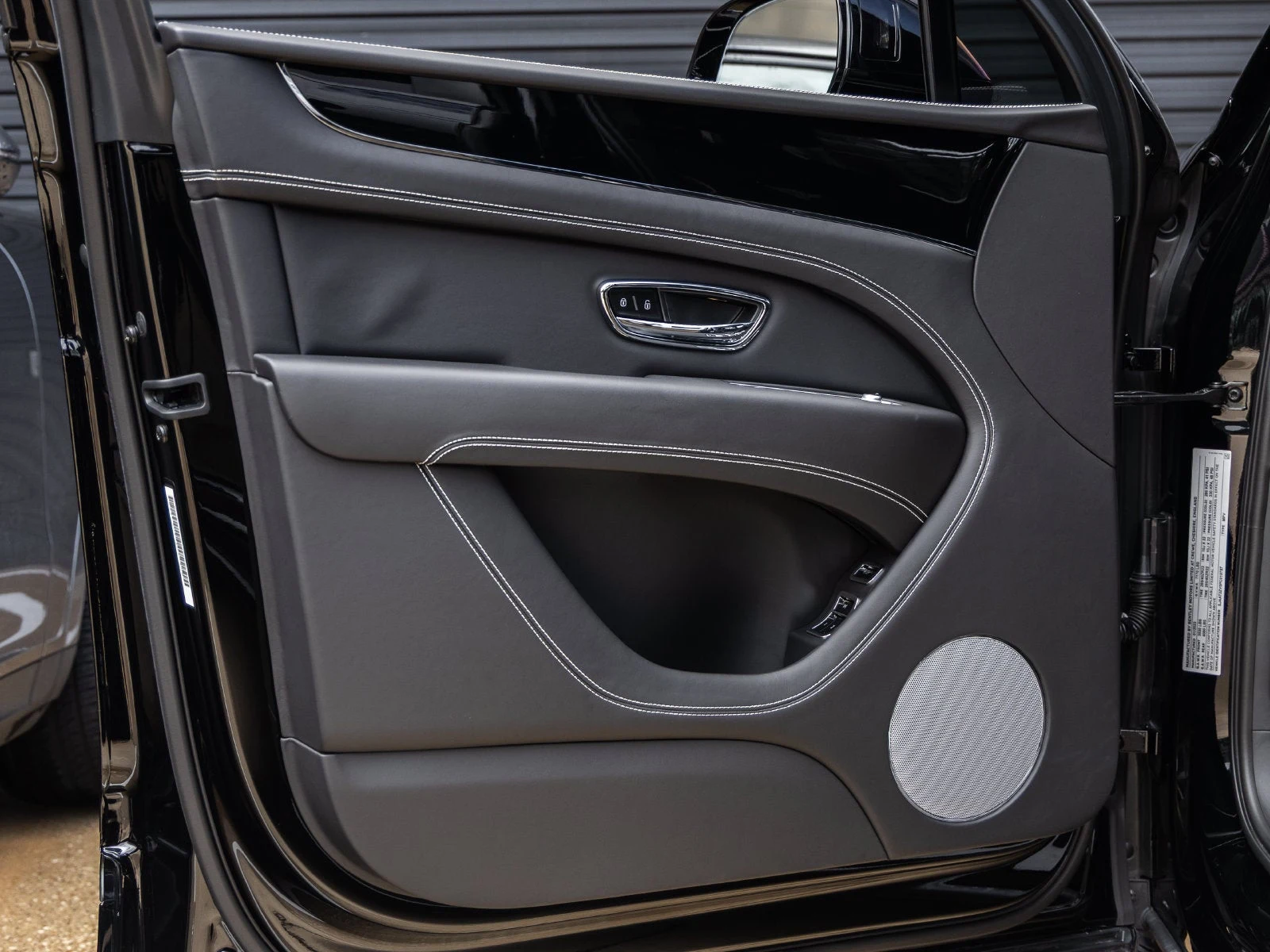 2023 Bentley Bentayga V8, 19/20