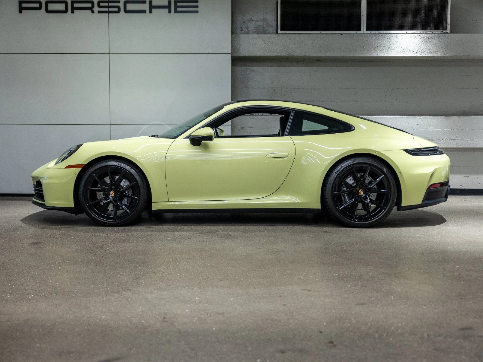 2025 Porsche 911 Carrera (992.2), 2/20