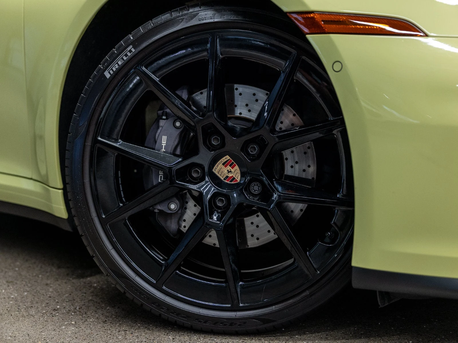 2025 Porsche 911 Carrera (992.2), 12/20