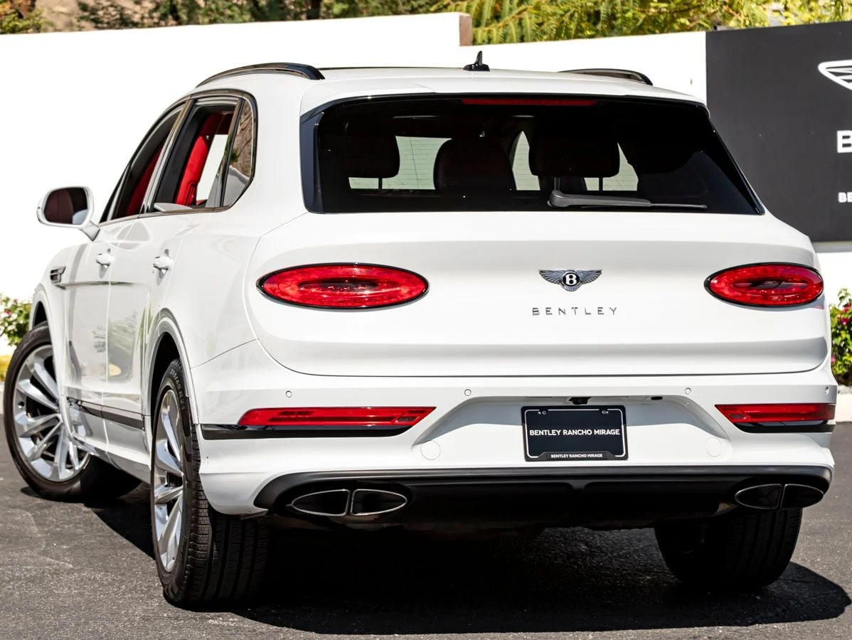 2023 Bentley Bentayga EWB V8, 3/20