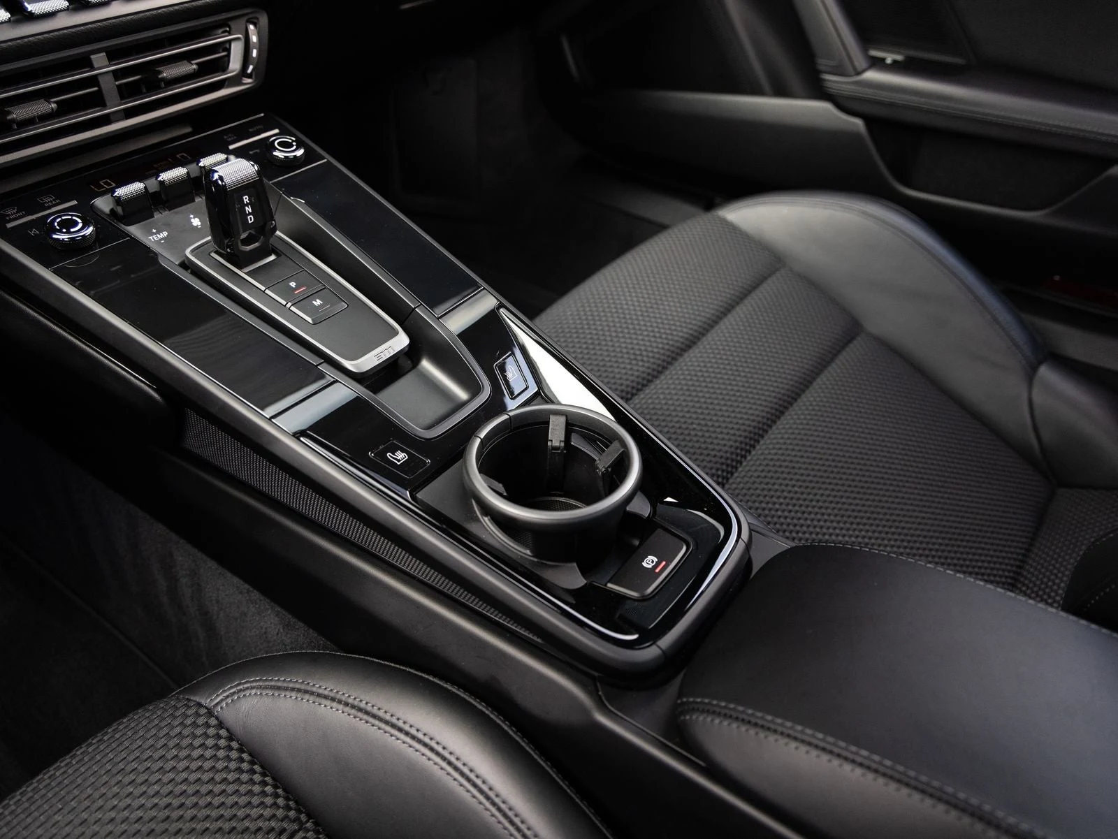 2024 Porsche 911 Carrera T (992.1), 19/20