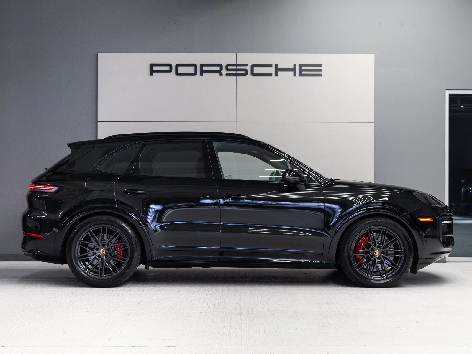 2025 Porsche Cayenne GTS (3rd Generation), 8/20