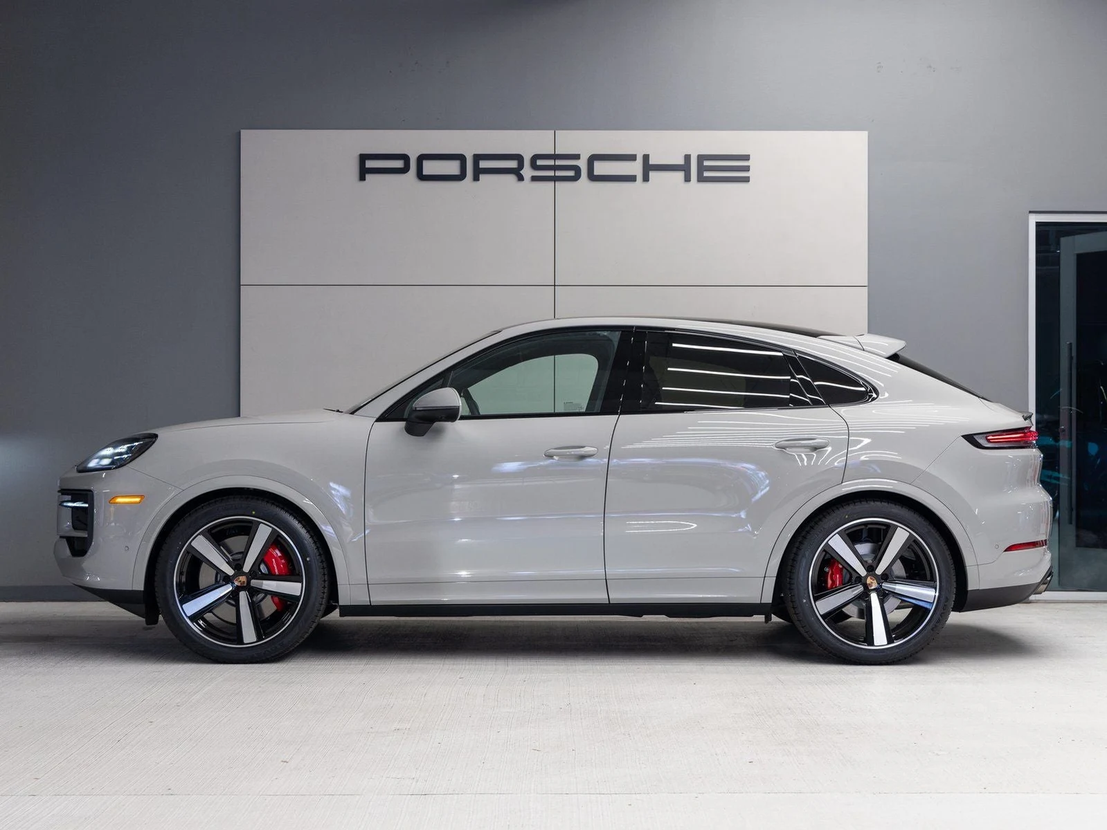 2026 Porsche Cayenne S Coupé (3rd Generation), 2/20