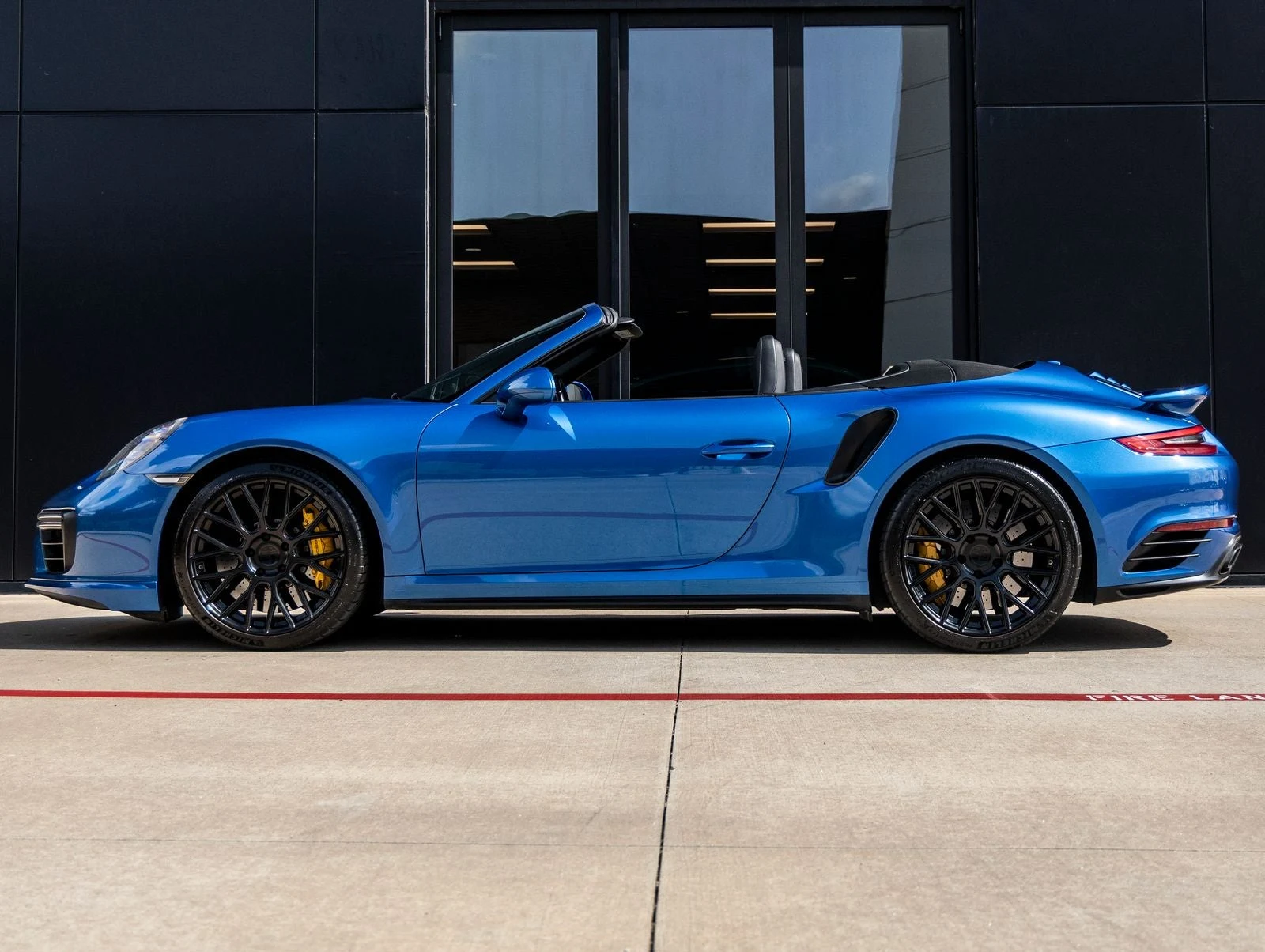 2017 Porsche 911 Turbo S Cabriolet (991.2), 2/20