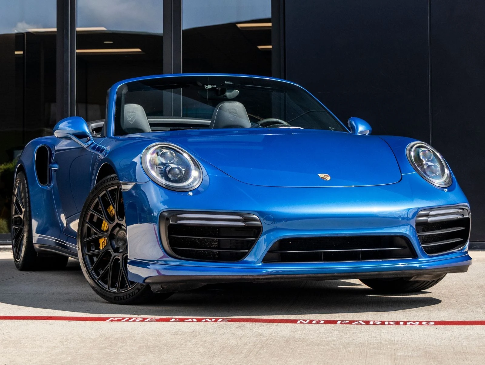 2017 Porsche 911 Turbo S Cabriolet (991.2), 6/20