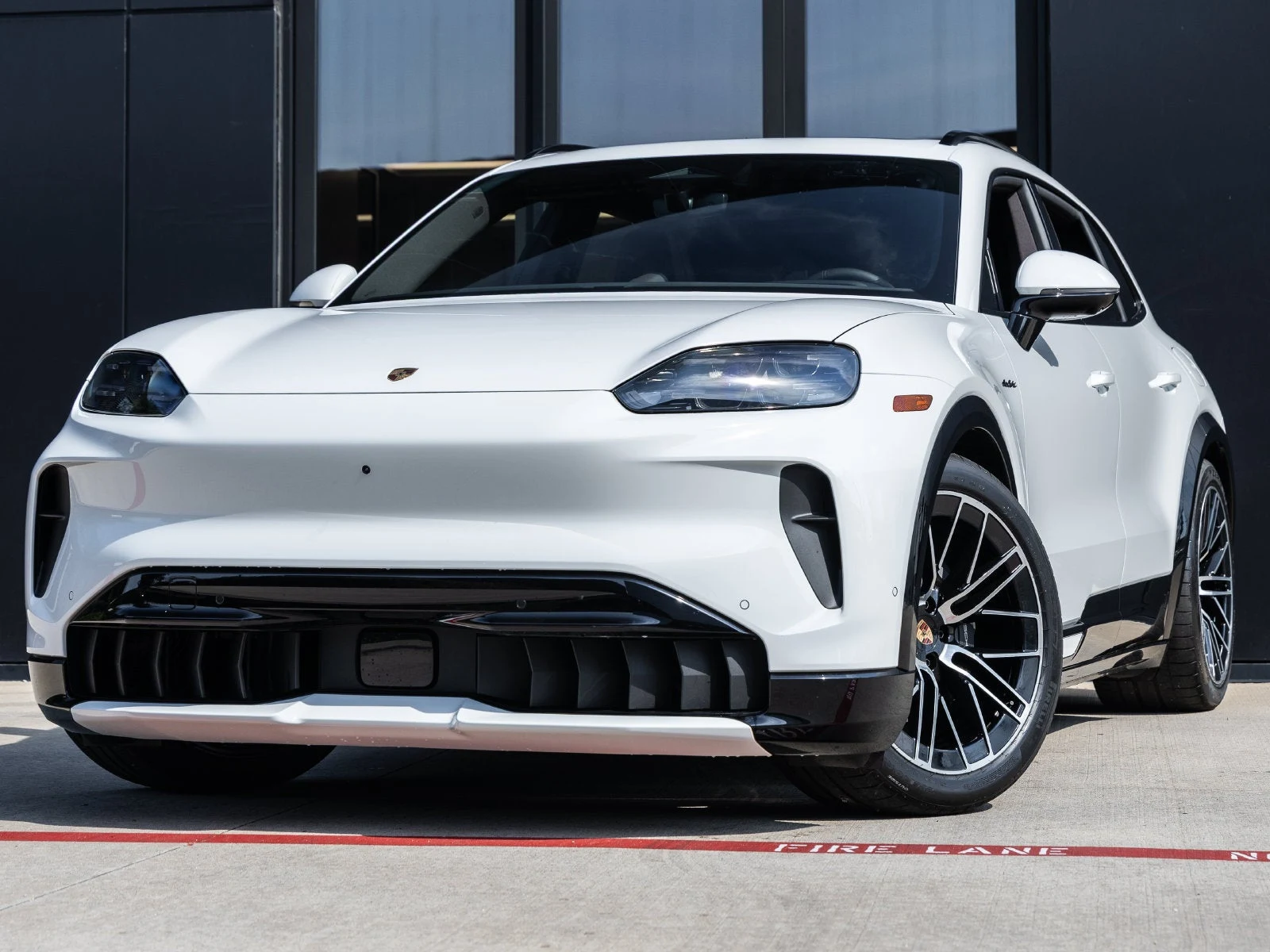 Porsche Cayenne Electric (E4) · white · Indigo Auto Group