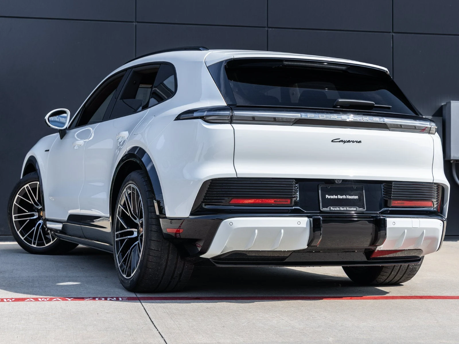 2026 Porsche Cayenne Electric (E4), 3/20