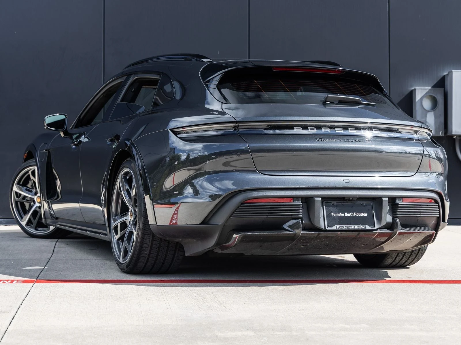 2023 Porsche Taycan Turbo S Cross Turismo (Original Version), 3/20