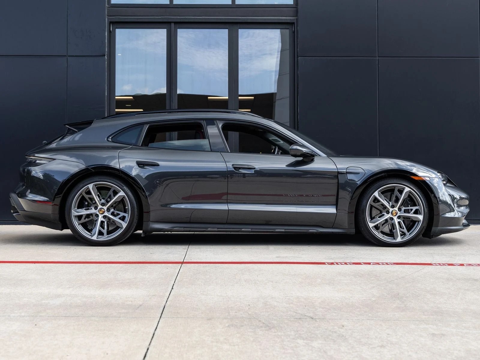 2023 Porsche Taycan Turbo S Cross Turismo (Original Version), 12/20