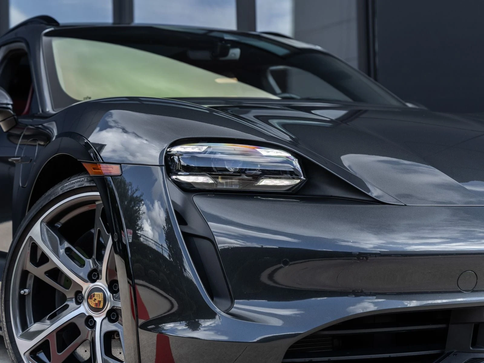 2023 Porsche Taycan Turbo S Cross Turismo (Original Version), 19/20