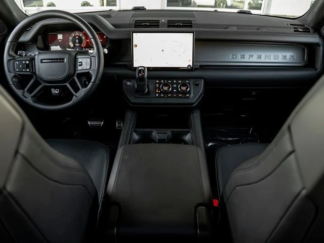 2025 Land Rover Defender OCTA (L663), 19/20