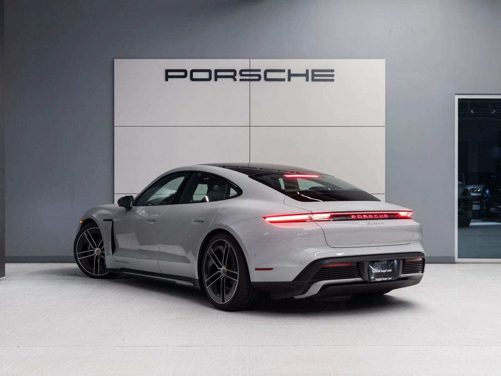 2026 Porsche Taycan 4 Black Edition (2025 Update), 3/20
