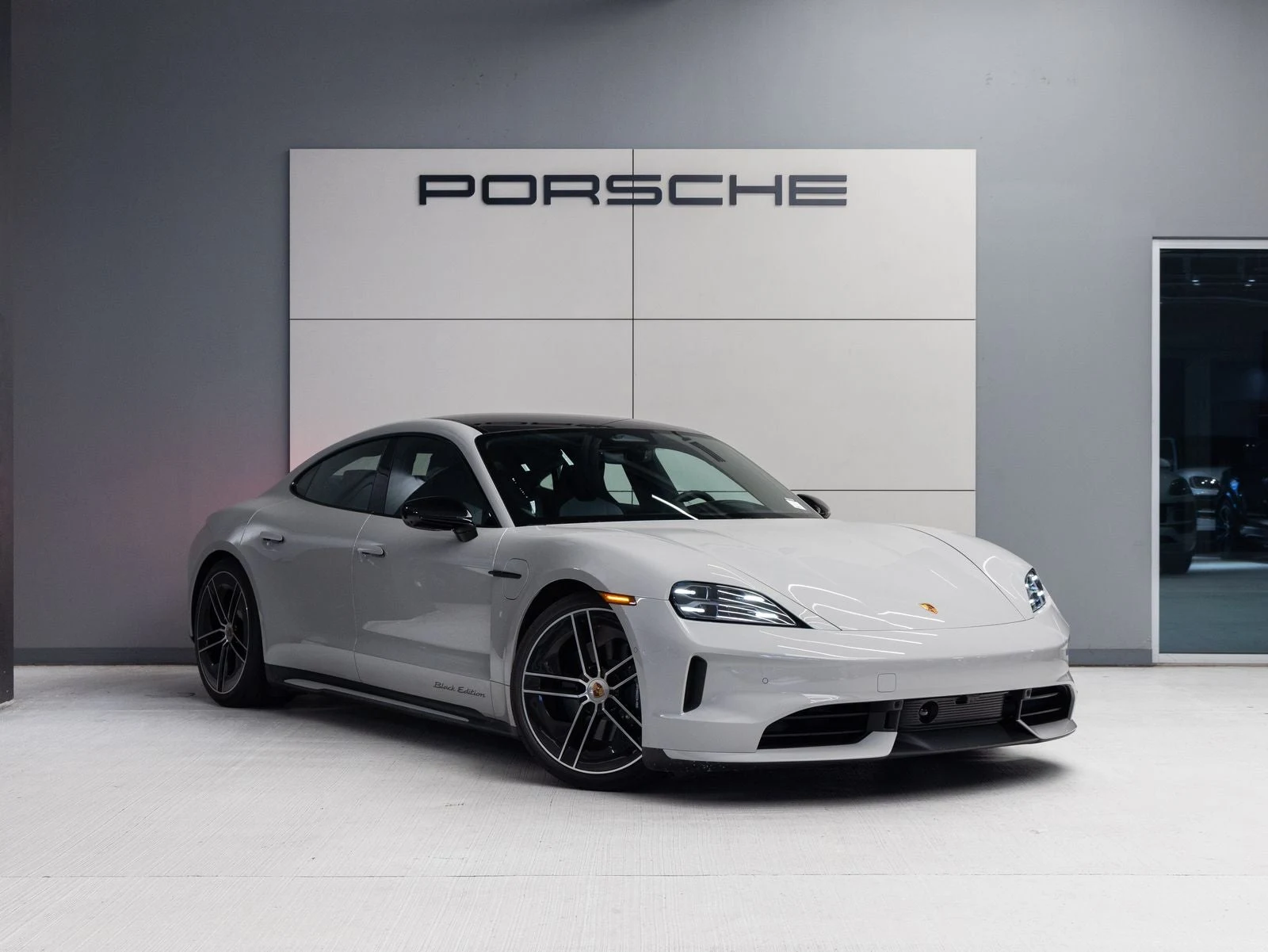 2026 Porsche Taycan 4 Black Edition (2025 Update), 9/20