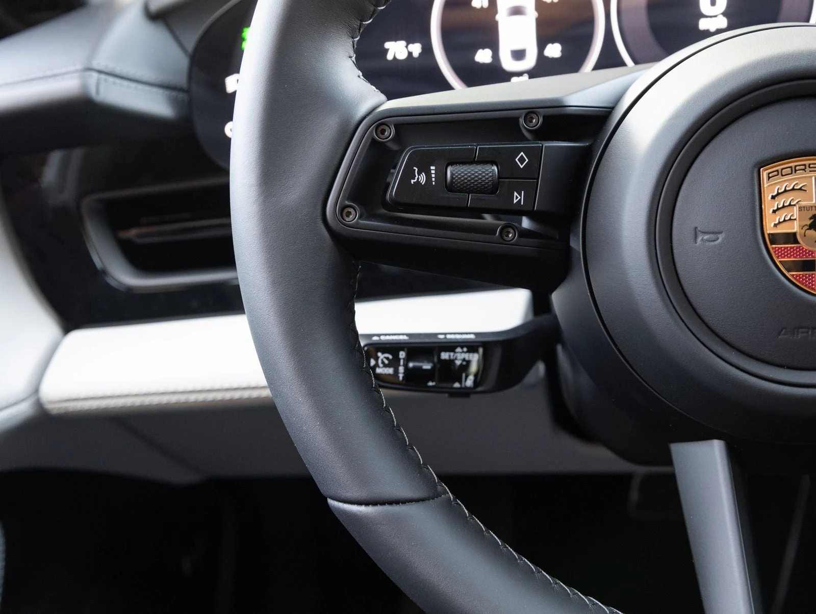 2026 Porsche Taycan 4 Black Edition (2025 Update), 15/20