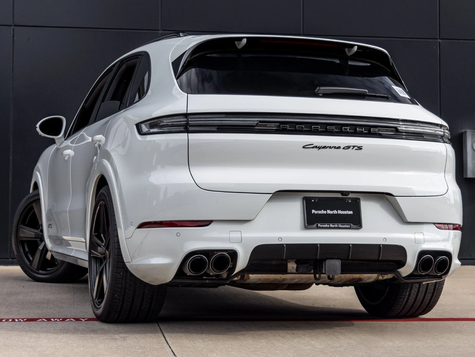2025 Porsche Cayenne GTS (3rd Generation), 3/20