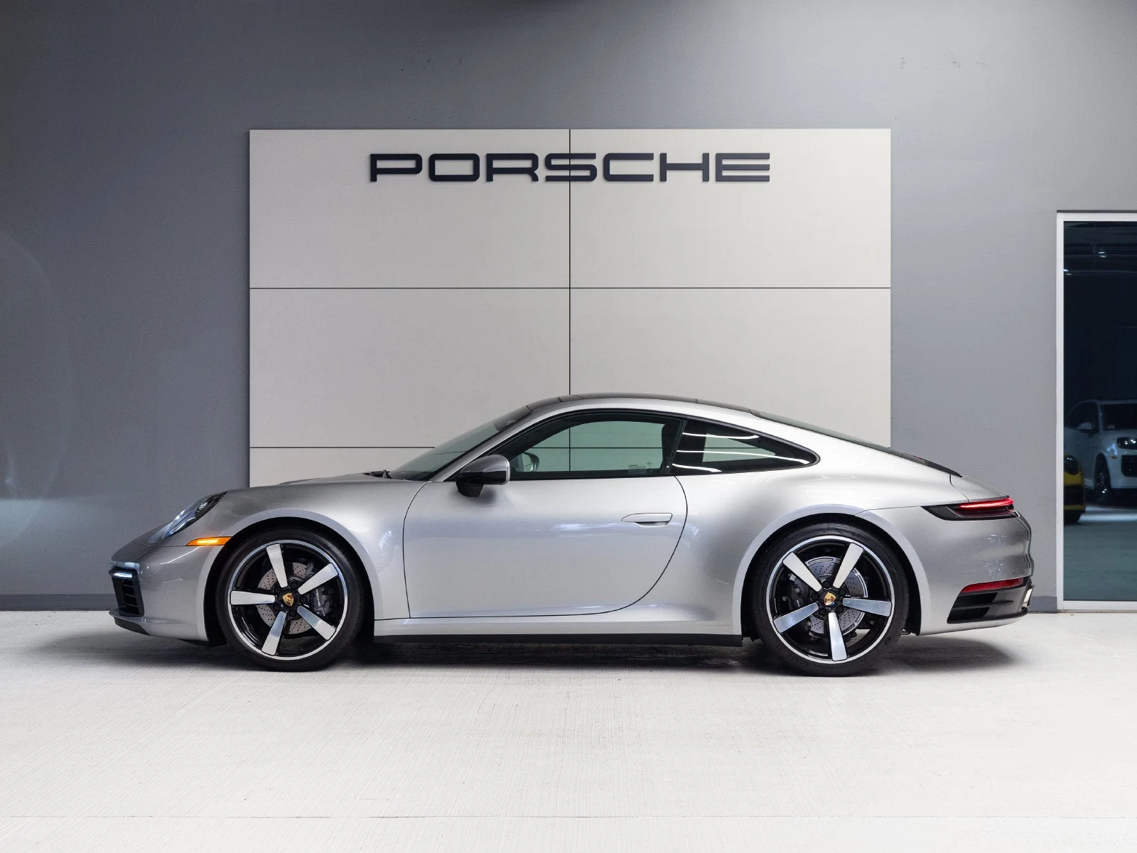 2022 Porsche 911 Carrera (992.1), 2/20
