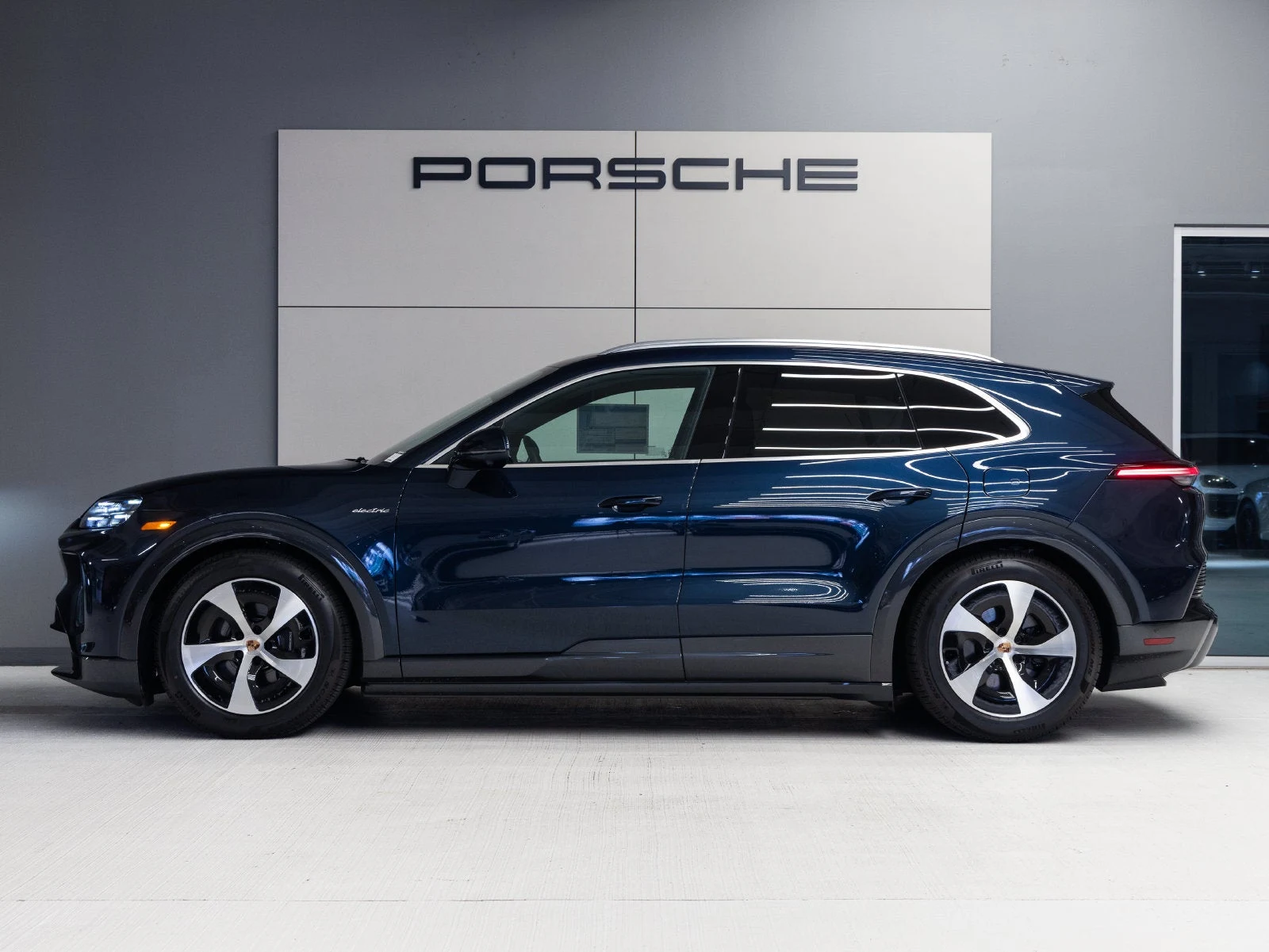 2026 Porsche Cayenne Electric (E4), 2/20
